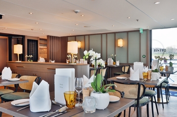 VIVA's Bistro